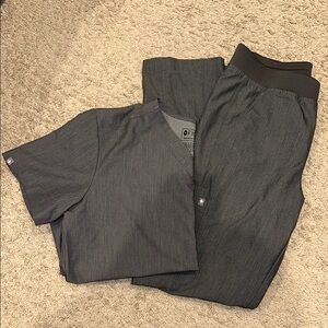 Men’s Figs Gray Scrub Set